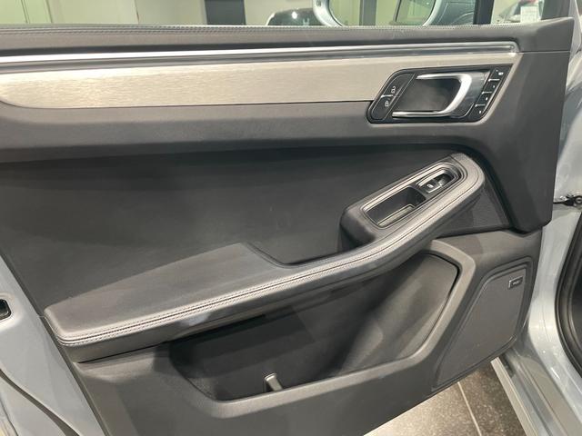 PORSCHE MACAN MACAN TURBO