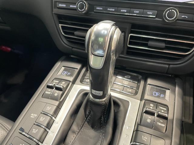 PORSCHE MACAN MACAN TURBO