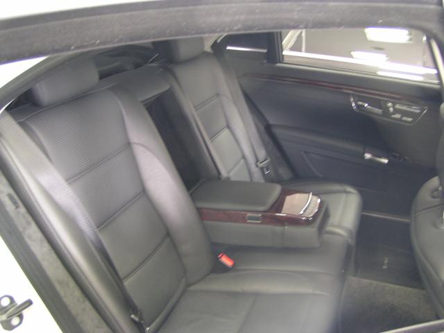 S63 AMGロング サンルーフ 黒革 純正ナビ 禁煙車(15枚目)