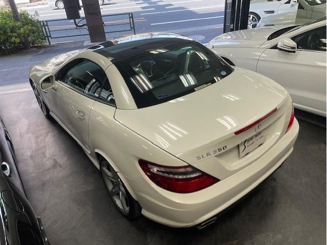 ＳＬＫ ＳＬＫ３５０ブルーエフィシェンシー　ＡＭＧスポーツＰＫＧ／マジックスカイルーフ／２９８００ｋｍ／レッドステッチブラックレザー／バックカメラ／禁煙車（9枚目）