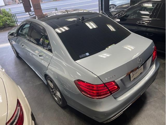 Ｅ５５０　アバンギャルド　Ｅ５５０ＡＧ／ダイヤモンドシルバー／２８１００ｋｍ／パノラマＳＲ／レーダーセーフティ／ブラックレザー／車検２年付／Ｖ８ツインターボ(6枚目)