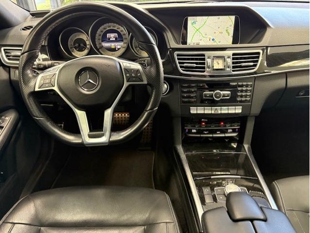 Ｅクラスステーションワゴン Ｅ３００　４マチックステーションワゴンアバンギャルド　ＡＭＧスポーツＰＫＧ・左Ｈ・パノラマＳＲ・レーダーセーフティＰＫＧ・ブラックレザー・シートヒーター（8枚目）