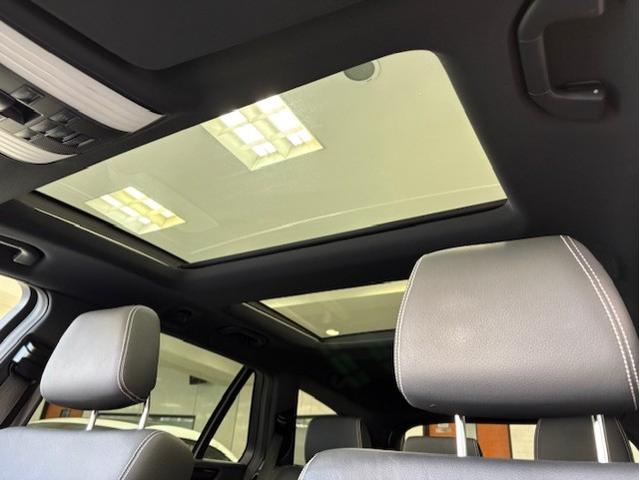 Ｅクラスステーションワゴン Ｅ３００　４マチックステーションワゴンアバンギャルド　ＡＭＧスポーツＰＫＧ・左Ｈ・パノラマＳＲ・レーダーセーフティＰＫＧ・ブラックレザー・シートヒーター（15枚目）