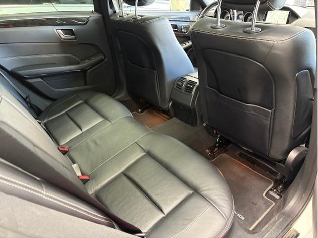 Ｅクラスステーションワゴン Ｅ３００　４マチックステーションワゴンアバンギャルド　ＡＭＧスポーツＰＫＧ・左Ｈ・パノラマＳＲ・レーダーセーフティＰＫＧ・ブラックレザー・シートヒーター（17枚目）