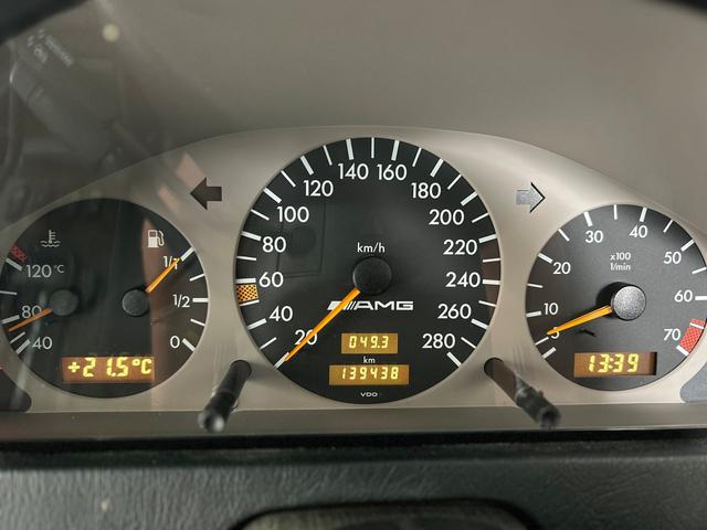 Ｃクラス Ｃ３６　４人乗り　禁煙車　サンルーフ　フロアＭＴモード付４ＡＴ　本革シート　電動シート　シートヒーター　キーレス　ＥＴＣ　横滑り防止装置（25枚目）