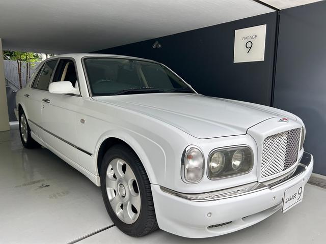 アルナージ レッドレーベル　正規ディーラー車　右ハンドル　禁煙車　フロアＭＴモード付４ＡＴ　横滑り防止装置　ドライブレコーダー　ＥＴＣ　過給器設定モデル　本革シート　シートヒーター　電動シート　アルミホイール　キーレス（6枚目）