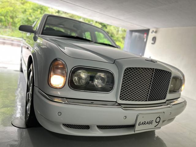 アルナージ レッドレーベル　正規ディーラー車　右ハンドル　禁煙車　フロアＭＴモード付４ＡＴ　横滑り防止装置　ドライブレコーダー　ＥＴＣ　過給器設定モデル　本革シート　シートヒーター　電動シート　アルミホイール　キーレス（48枚目）