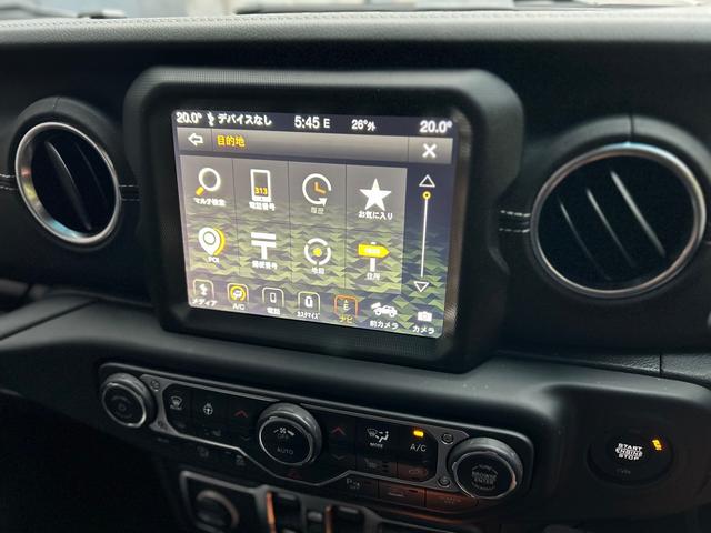 ジープ・ラングラーアンリミテッド サハラ　２．０Ｌ　４ＷＤ　ＡｐｐｌｅｃａｒＰｌａｙ　ＡＬＰＩＮＥサウンド　フロアＭＴモード付８ＡＴ　全周囲カメラ　ドライブレコーダー　ＥＴＣ　フルセグ　本革シート　電動シート　シートヒーター　アルミホイール（14枚目）