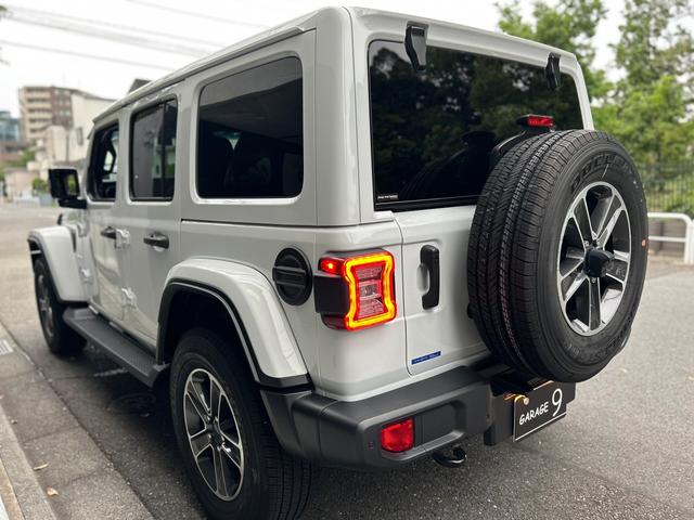 ジープ・ラングラーアンリミテッド サハラ　２．０Ｌ　４ＷＤ　ＡｐｐｌｅｃａｒＰｌａｙ　ＡＬＰＩＮＥサウンド　フロアＭＴモード付８ＡＴ　全周囲カメラ　ドライブレコーダー　ＥＴＣ　フルセグ　本革シート　電動シート　シートヒーター　アルミホイール（29枚目）