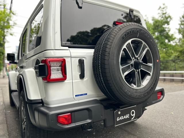 ジープ・ラングラーアンリミテッド サハラ　２．０Ｌ　４ＷＤ　ＡｐｐｌｅｃａｒＰｌａｙ　ＡＬＰＩＮＥサウンド　フロアＭＴモード付８ＡＴ　全周囲カメラ　ドライブレコーダー　ＥＴＣ　フルセグ　本革シート　電動シート　シートヒーター　アルミホイール（30枚目）