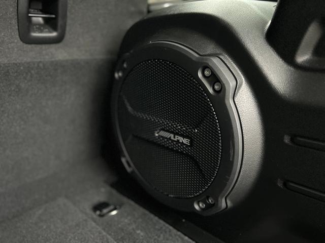 ジープ・ラングラーアンリミテッド サハラ　２．０Ｌ　４ＷＤ　ＡｐｐｌｅｃａｒＰｌａｙ　ＡＬＰＩＮＥサウンド　フロアＭＴモード付８ＡＴ　全周囲カメラ　ドライブレコーダー　ＥＴＣ　フルセグ　本革シート　電動シート　シートヒーター　アルミホイール（32枚目）