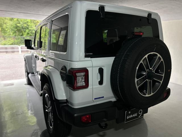 ジープ・ラングラーアンリミテッド サハラ　２．０Ｌ　４ＷＤ　ＡｐｐｌｅｃａｒＰｌａｙ　ＡＬＰＩＮＥサウンド　フロアＭＴモード付８ＡＴ　全周囲カメラ　ドライブレコーダー　ＥＴＣ　フルセグ　本革シート　電動シート　シートヒーター　アルミホイール（35枚目）
