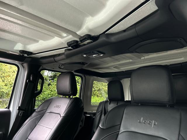 ジープ・ラングラーアンリミテッド サハラ　２．０Ｌ　４ＷＤ　ＡｐｐｌｅｃａｒＰｌａｙ　ＡＬＰＩＮＥサウンド　フロアＭＴモード付８ＡＴ　全周囲カメラ　ドライブレコーダー　ＥＴＣ　フルセグ　本革シート　電動シート　シートヒーター　アルミホイール（40枚目）