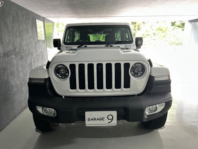 ジープ・ラングラーアンリミテッド サハラ　２．０Ｌ　４ＷＤ　ＡｐｐｌｅｃａｒＰｌａｙ　ＡＬＰＩＮＥサウンド　フロアＭＴモード付８ＡＴ　全周囲カメラ　ドライブレコーダー　ＥＴＣ　フルセグ　本革シート　電動シート　シートヒーター　アルミホイール（47枚目）