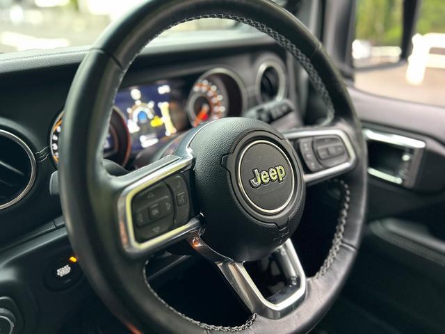 ジープ・ラングラーアンリミテッド サハラ　２．０Ｌ　４ＷＤ　ＡｐｐｌｅｃａｒＰｌａｙ　ＡＬＰＩＮＥサウンド　フロアＭＴモード付８ＡＴ　全周囲カメラ　ドライブレコーダー　ＥＴＣ　フルセグ　本革シート　電動シート　シートヒーター　アルミホイール（50枚目）