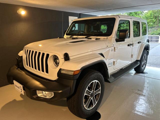 ジープ・ラングラーアンリミテッド サハラ　２．０Ｌ　４ＷＤ　ＡｐｐｌｅｃａｒＰｌａｙ　ＡＬＰＩＮＥサウンド　フロアＭＴモード付８ＡＴ　全周囲カメラ　ドライブレコーダー　ＥＴＣ　フルセグ　本革シート　電動シート　シートヒーター　アルミホイール（57枚目）