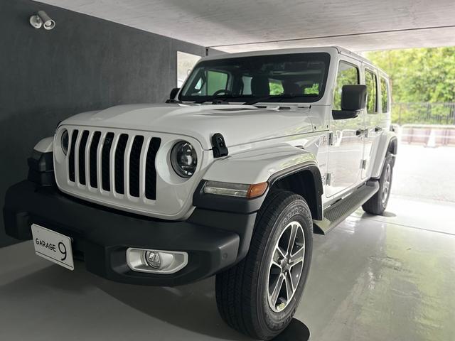 ジープ・ラングラーアンリミテッド サハラ　２．０Ｌ　４ＷＤ　ＡｐｐｌｅｃａｒＰｌａｙ　ＡＬＰＩＮＥサウンド　フロアＭＴモード付８ＡＴ　全周囲カメラ　ドライブレコーダー　ＥＴＣ　フルセグ　本革シート　電動シート　シートヒーター　アルミホイール（61枚目）