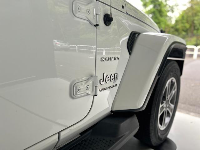 ジープ・ラングラーアンリミテッド サハラ　２．０Ｌ　４ＷＤ　ＡｐｐｌｅｃａｒＰｌａｙ　ＡＬＰＩＮＥサウンド　フロアＭＴモード付８ＡＴ　全周囲カメラ　ドライブレコーダー　ＥＴＣ　フルセグ　本革シート　電動シート　シートヒーター　アルミホイール（78枚目）