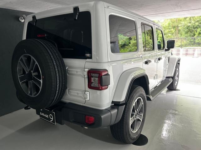 ジープ・ラングラーアンリミテッド サハラ　２．０Ｌ　４ＷＤ　ＡｐｐｌｅｃａｒＰｌａｙ　ＡＬＰＩＮＥサウンド　フロアＭＴモード付８ＡＴ　全周囲カメラ　ドライブレコーダー　ＥＴＣ　フルセグ　本革シート　電動シート　シートヒーター　アルミホイール（79枚目）