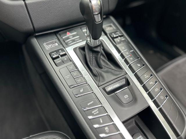 マカン マカンGTS PDK 4WD パノラマルーフ スポクロ スポエグ フロアMTモード付7AT 全周囲カメラ ドライブレコーダー ETC 過給器設定モデル 本革シート 電動シート シートヒーター アイドリングストップ(29枚目)