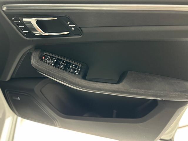 マカン マカンGTS PDK 4WD パノラマルーフ スポクロ スポエグ フロアMTモード付7AT 全周囲カメラ ドライブレコーダー ETC 過給器設定モデル 本革シート 電動シート シートヒーター アイドリングストップ(40枚目)