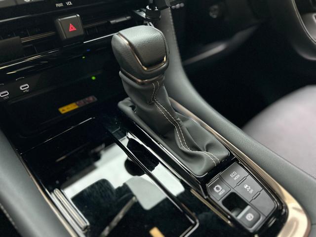 アルファード Ｚ　４ＷＤ　ムーンルーフ　デジタルインナーミラー　ヘッドアップディスプレイ　リアモニター　モデリスタ仕様　全周囲カメラ　ドライブレコーダー　ナビ　フルセグ　ミュージックプレイヤー接続可（6枚目）
