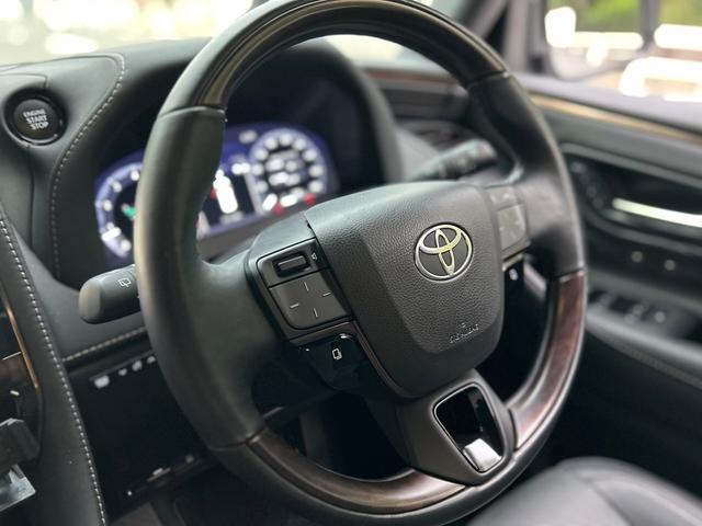 アルファード Ｚ　４ＷＤ　ムーンルーフ　デジタルインナーミラー　ヘッドアップディスプレイ　リアモニター　モデリスタ仕様　全周囲カメラ　ドライブレコーダー　ナビ　フルセグ　ミュージックプレイヤー接続可（20枚目）