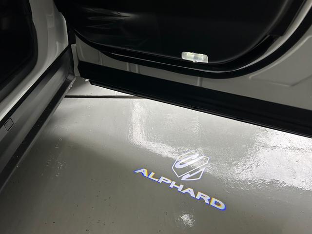 アルファード Ｚ　４ＷＤ　ムーンルーフ　デジタルインナーミラー　ヘッドアップディスプレイ　リアモニター　モデリスタ仕様　全周囲カメラ　ドライブレコーダー　ナビ　フルセグ　ミュージックプレイヤー接続可（48枚目）