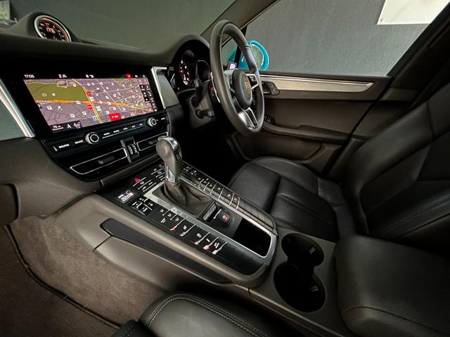 マカン マカン　ＰＤＫ　　パノラマルーフ　４ＷＤ　　ダークブラウンレザー（7枚目）