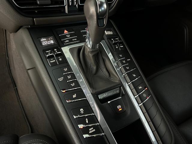 マカン マカン　ＰＤＫ　　パノラマルーフ　４ＷＤ　　ダークブラウンレザー（14枚目）