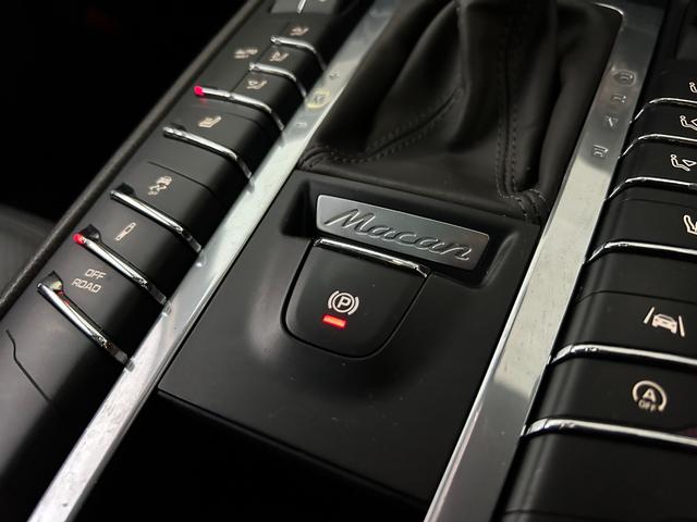 マカン マカン　ＰＤＫ　　パノラマルーフ　４ＷＤ　　ダークブラウンレザー（32枚目）