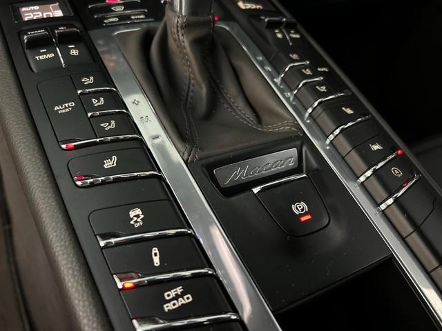 マカン マカン　ＰＤＫ　　パノラマルーフ　４ＷＤ　　ダークブラウンレザー（35枚目）