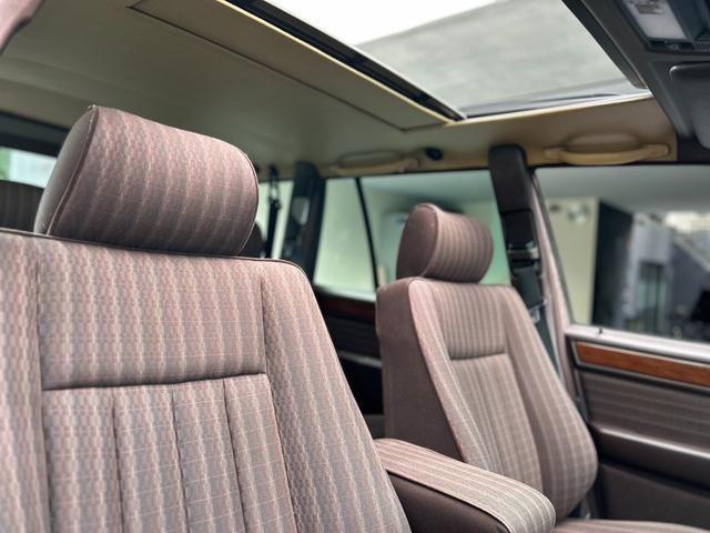 ミディアムクラス ３００ＴＥ　右ハンドル（Ｗ１２４）　サンルーフ　オートリモコンキー（17枚目）