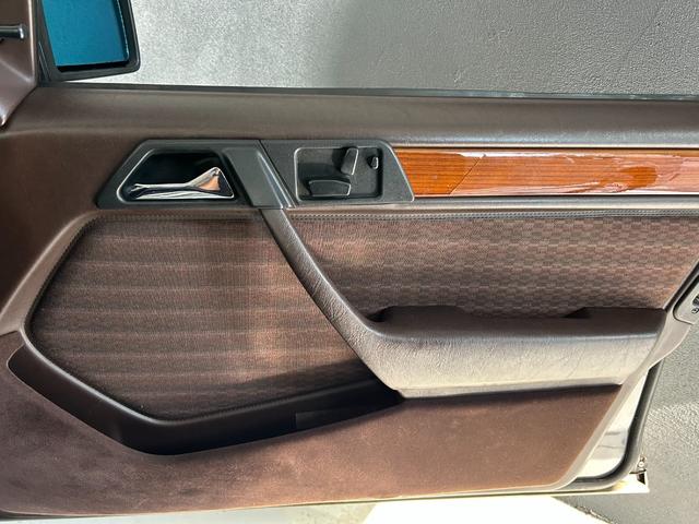 ミディアムクラス ３００ＴＥ　右ハンドル（Ｗ１２４）　サンルーフ　オートリモコンキー（21枚目）