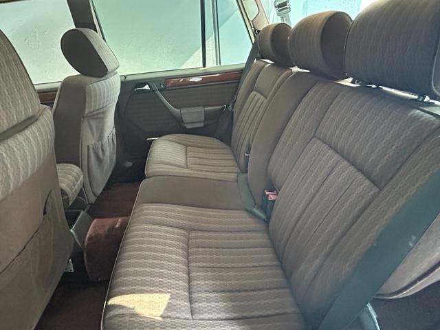 ミディアムクラス ３００ＴＥ　右ハンドル（Ｗ１２４）　サンルーフ　オートリモコンキー（33枚目）