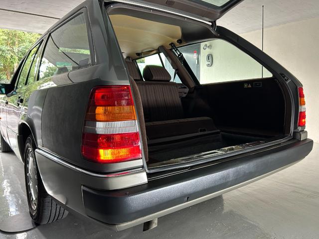 ミディアムクラス ３００ＴＥ　右ハンドル（Ｗ１２４）　サンルーフ　オートリモコンキー（42枚目）