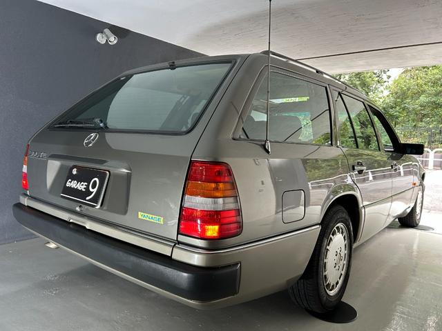 ミディアムクラス ３００ＴＥ　右ハンドル（Ｗ１２４）　サンルーフ　オートリモコンキー（58枚目）