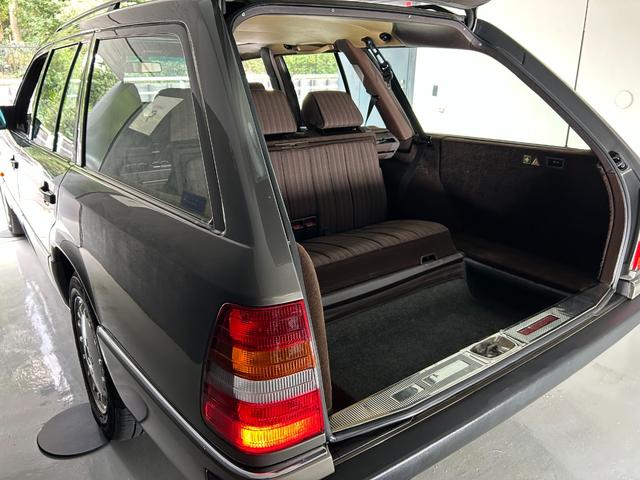 ミディアムクラス ３００ＴＥ　右ハンドル（Ｗ１２４）　サンルーフ　オートリモコンキー（60枚目）