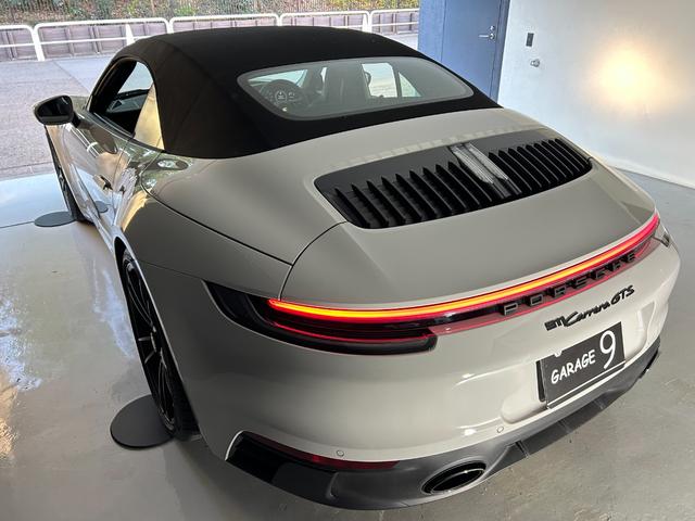 ９１１ ９１１カレラＧＴＳ　カブリオレ　ＰＤＫ　ＧＴＳインテリアＰＫＧ　スポクロ　スポエグ　ワンオーナー車（25枚目）