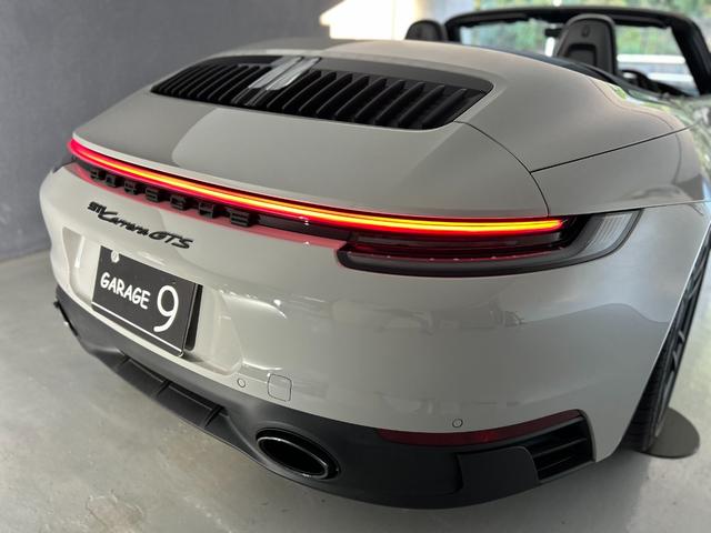９１１ ９１１カレラＧＴＳ　カブリオレ　ＰＤＫ　ＧＴＳインテリアＰＫＧ　スポクロ　スポエグ　ワンオーナー車（30枚目）