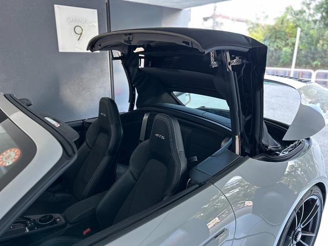 ９１１ ９１１カレラＧＴＳ　カブリオレ　ＰＤＫ　ＧＴＳインテリアＰＫＧ　スポクロ　スポエグ　ワンオーナー車（32枚目）