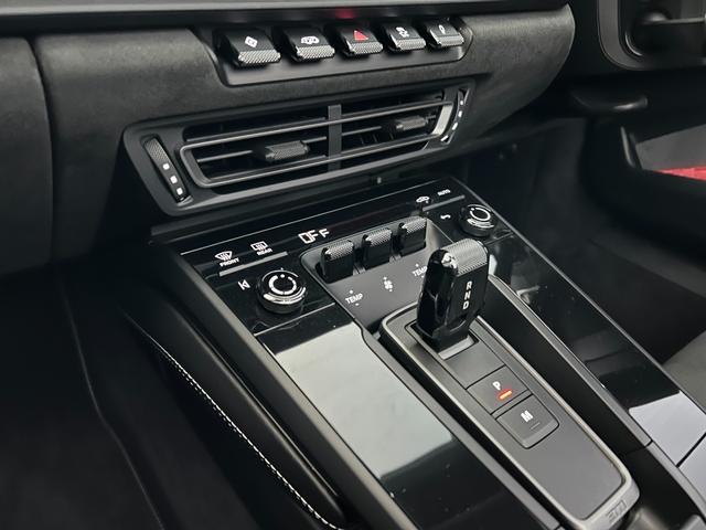 ９１１ ９１１カレラＧＴＳ　カブリオレ　ＰＤＫ　ＧＴＳインテリアＰＫＧ　スポクロ　スポエグ　ワンオーナー車（39枚目）