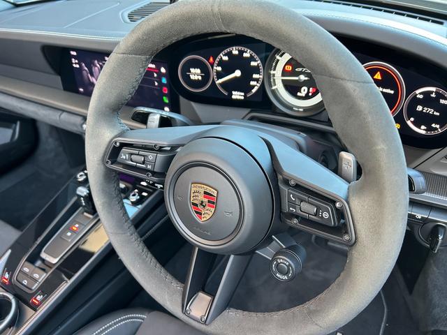 ９１１ ９１１カレラＧＴＳ　カブリオレ　ＰＤＫ　ＧＴＳインテリアＰＫＧ　スポクロ　スポエグ　ワンオーナー車（46枚目）