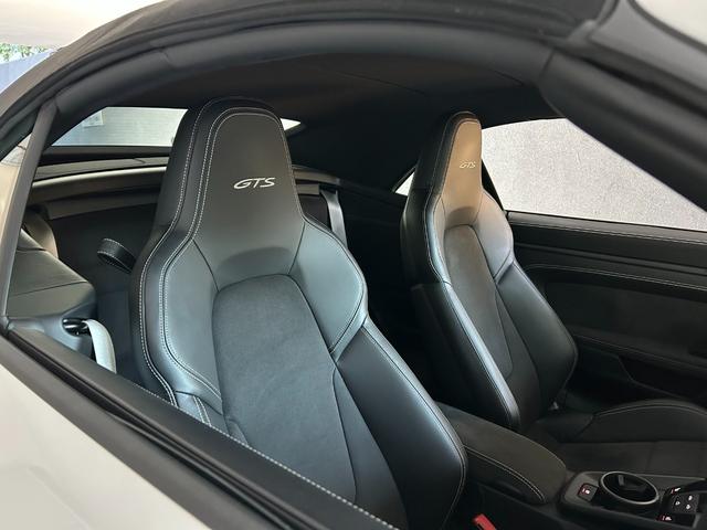 ９１１ ９１１カレラＧＴＳ　カブリオレ　ＰＤＫ　ＧＴＳインテリアＰＫＧ　スポクロ　スポエグ　ワンオーナー車（64枚目）