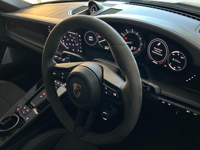 ９１１ ９１１カレラＧＴＳ　カブリオレ　ＰＤＫ　ＧＴＳインテリアＰＫＧ　スポクロ　スポエグ　ワンオーナー車（65枚目）