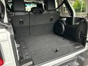 ジープ・ラングラーアンリミテッド サハラ　２．０Ｌ　４ＷＤ　ＡｐｐｌｅｃａｒＰｌａｙ　ＡＬＰＩＮＥサウンド　フロアＭＴモード付８ＡＴ　全周囲カメラ　ドライブレコーダー　ＥＴＣ　フルセグ　本革シート　電動シート　シートヒーター　アルミホイール（4枚目）