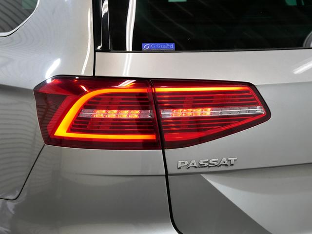 2.0TSI Rライン テクノロジーP 全方位アドバンスドセーフティ 1オナ 2年保証 専用エアロ19AWヒーター黒革・デジタルメーター・追従クルコン・電動R・スマートキー・地デジNAVI バックカメラ(10枚目)