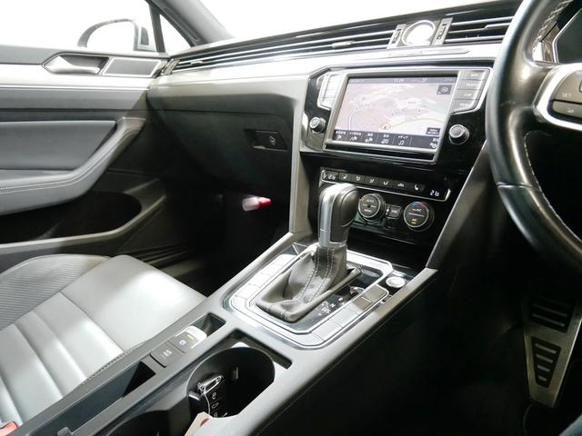 2.0TSI Rライン テクノロジーP 全方位アドバンスドセーフティ 1オナ 2年保証 専用エアロ19AWヒーター黒革・デジタルメーター・追従クルコン・電動R・スマートキー・地デジNAVI バックカメラ(26枚目)