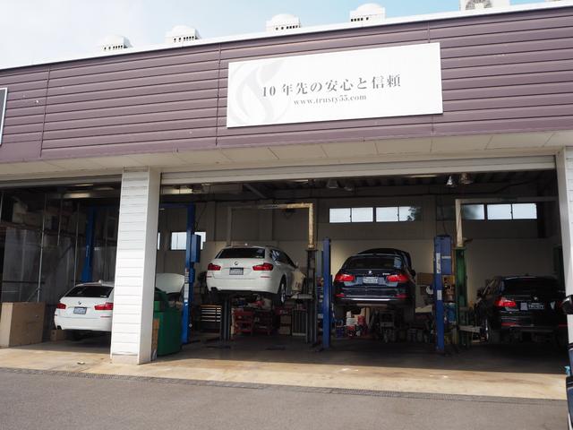 ギブリ ベースグレード　正規Ｄ車　右Ｈ　純正ＯＰ２１インチＡＷ（２１ｙ製造タイヤ装着）　ガラスＳＲ　ブラウン革　ＨＤＤナビ　フルセグＴＶ（走行中視聴可）ＣＤ　Ｂカメラ　パークセンサー　ＥＴＣ　クルコン　マルチステア　禁煙車（5枚目）