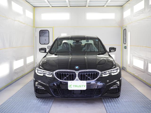 ギブリ ベースグレード　正規Ｄ車　右Ｈ　純正ＯＰ２１インチＡＷ（２１ｙ製造タイヤ装着）　ガラスＳＲ　ブラウン革　ＨＤＤナビ　フルセグＴＶ（走行中視聴可）ＣＤ　Ｂカメラ　パークセンサー　ＥＴＣ　クルコン　マルチステア　禁煙車（9枚目）